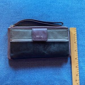 Relic Wristlet Wallet